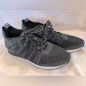 J SLIDES 🖤🩶 Metallic Silver & Black Stretchy Sneakers